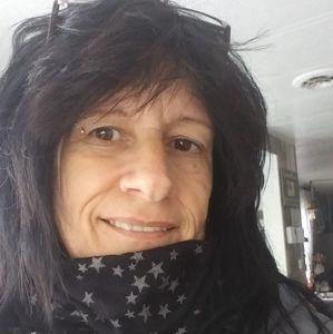 Meet your Posher, Ayotte